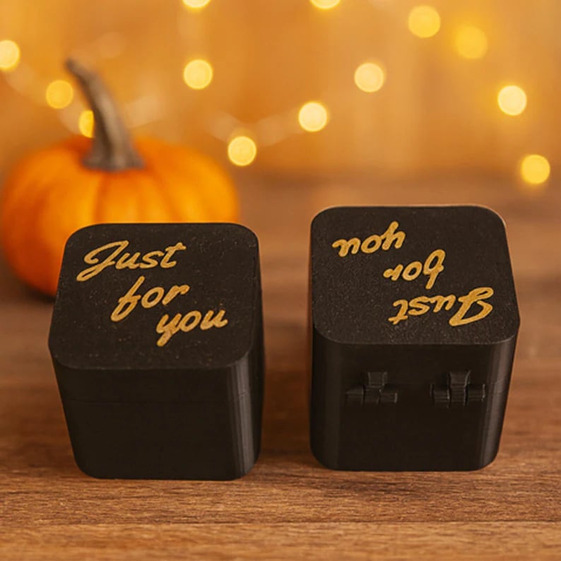 🔥Bestseller🔥🎃👻Halloween Ghost Surprise Gift Box – Spooky Mystery Treats & Fun Holiday Gift for Halloween Lovers
