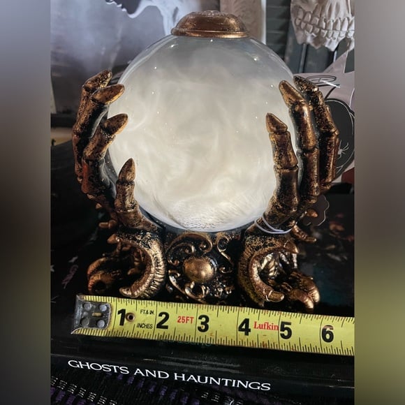 MARTHA STEWART NWT LED Lighted Animated Decor Halloween Crystal Ball With Fog